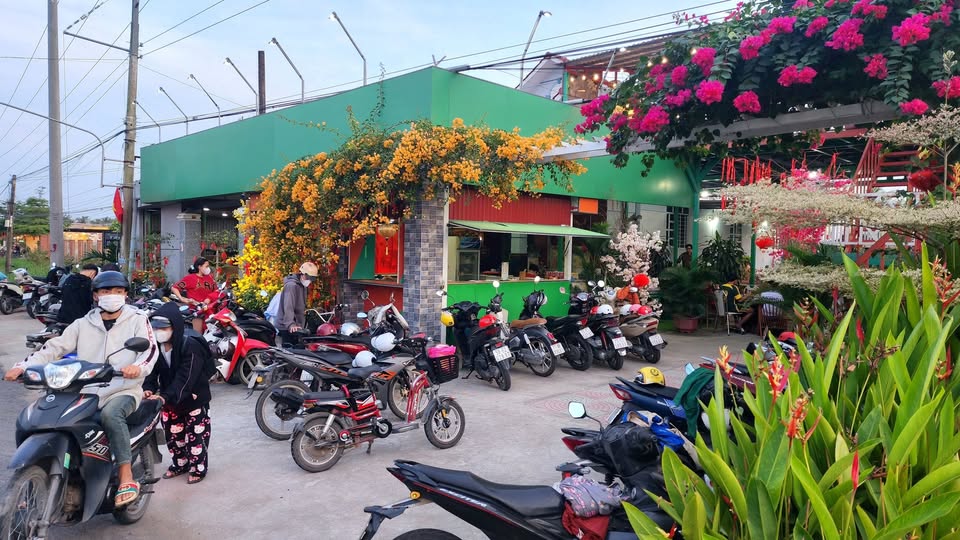 Mặt tiền Tây Á